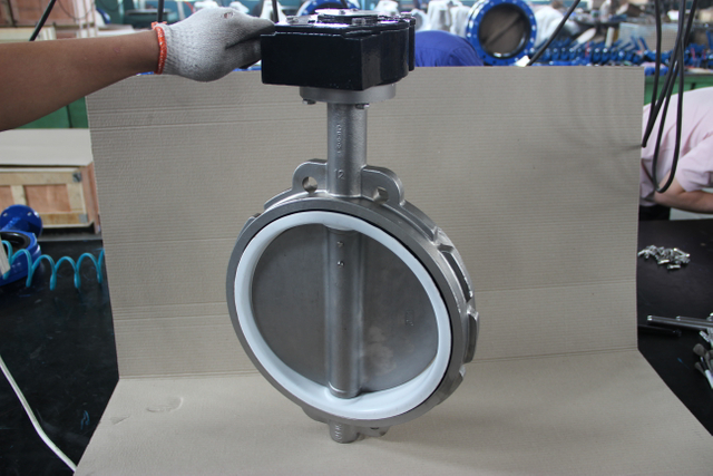 الفولاذ المقاوم للصدأ CF8M SS316 الجسم PTFE مقعد رقاقة فراشة صمام